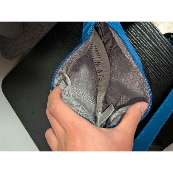 Athleta Women Blue All About Crossbody Bag Crescent Nylon Zip One Size - Picture 11 of 11